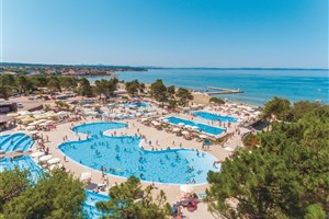 Apartmány Zaton Holiday Resort 3* - polopenze