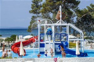 Apartmány Zaton Holiday Resort 4* A